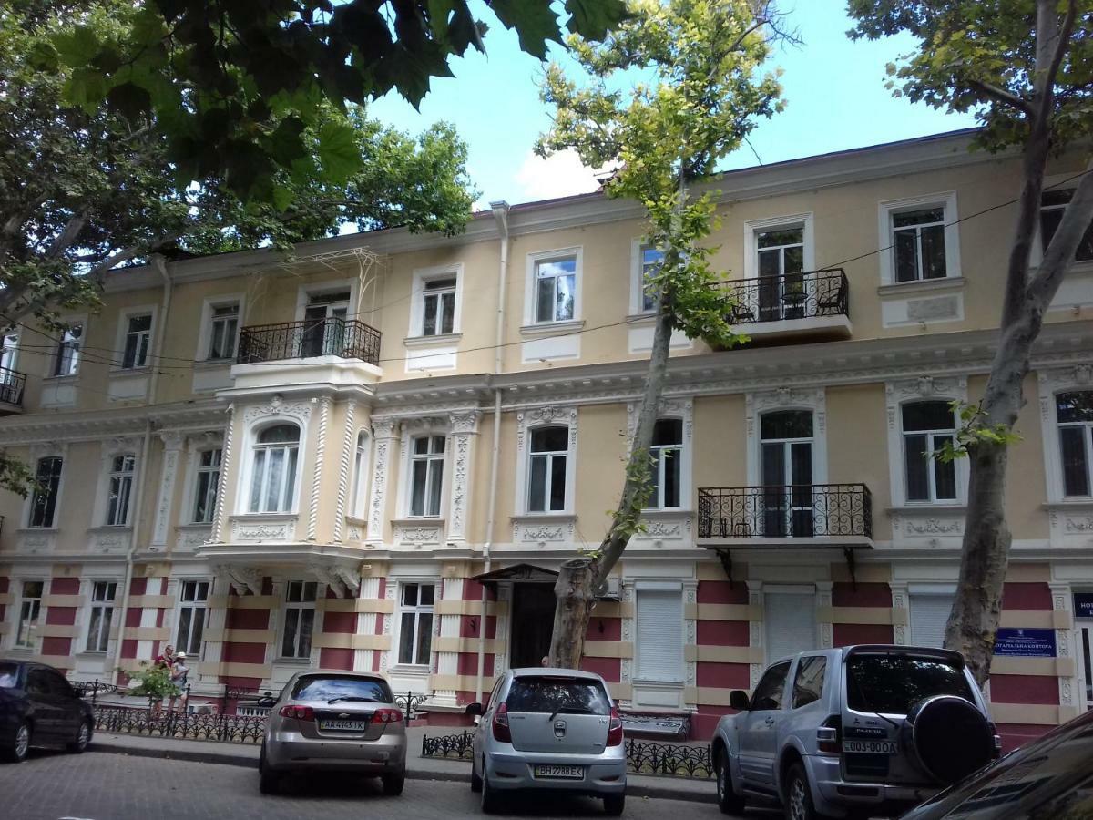 Comfort Near Opera Theater Odessa Buitenkant foto